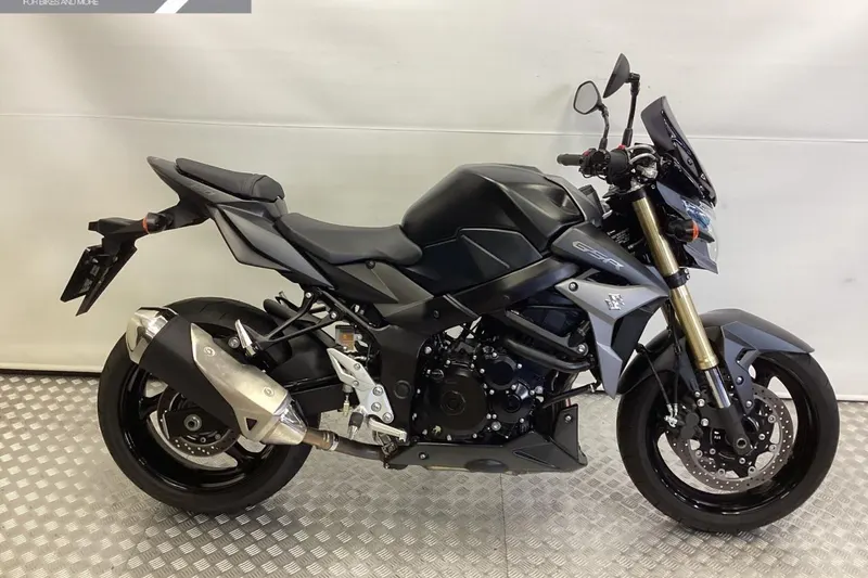 Suzuki GSR750 (2015)