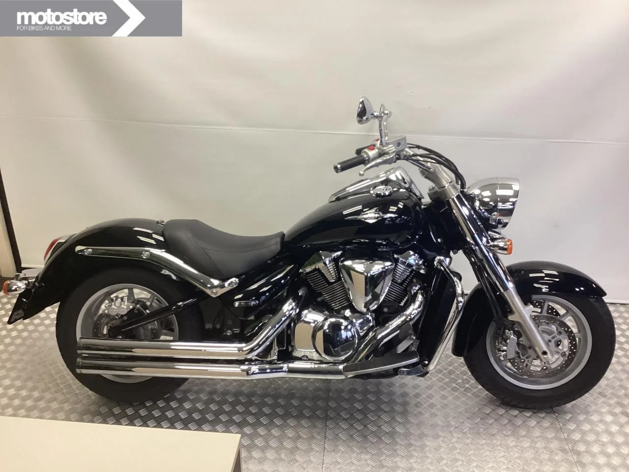 Suzuki C1800R INTRUDER (2009) — foto 1
