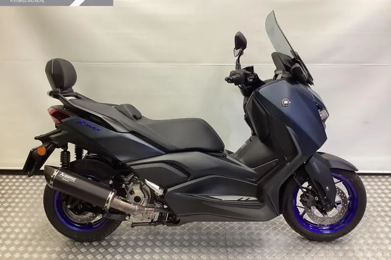 Yamaha X-MAX 300 (2025)