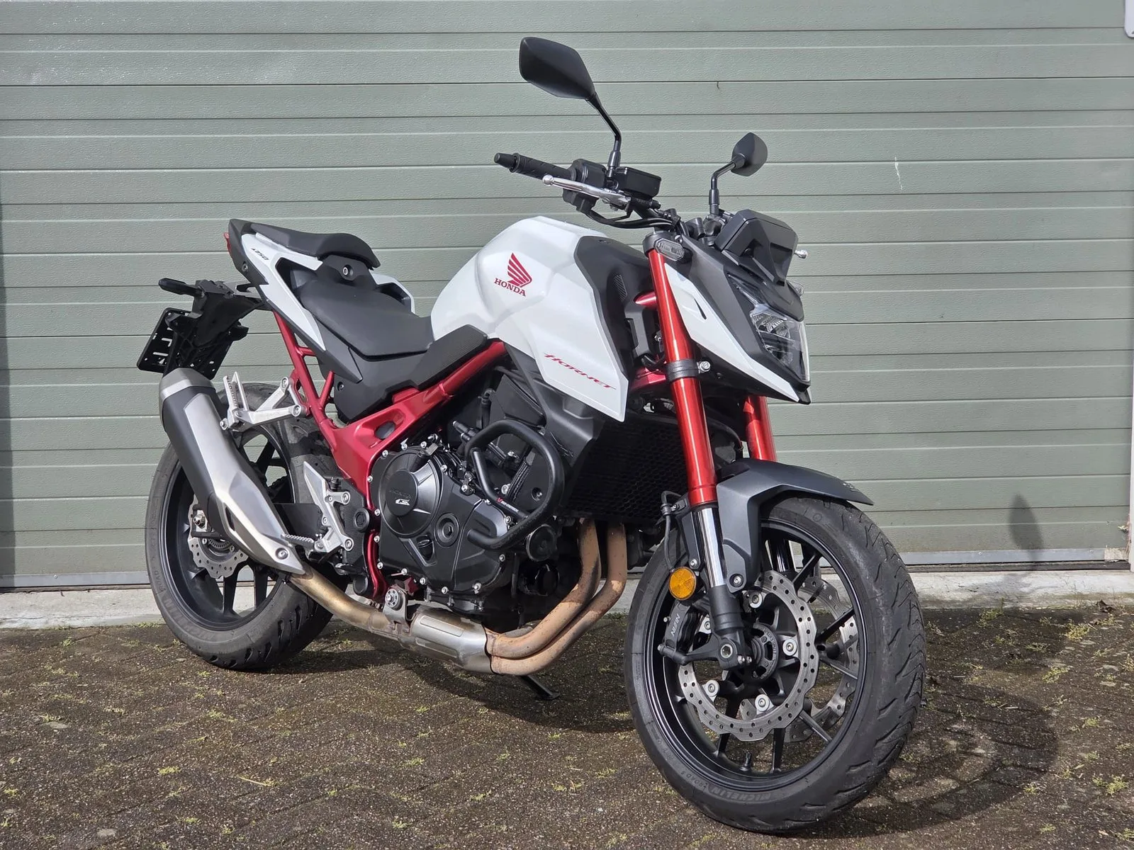 Honda CB 750 Hornet (2024) — foto 1