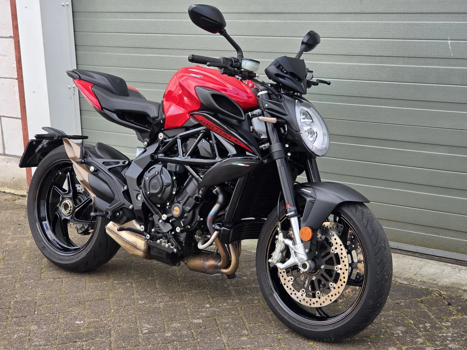MV Agusta Brutale 800 Rosso (2023) — foto 1