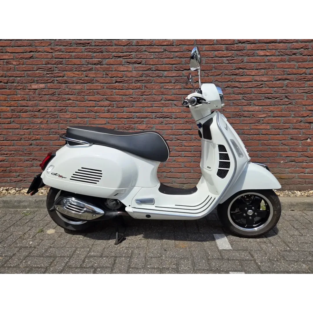 Vespa GTS 300 Super (2019) — foto 1