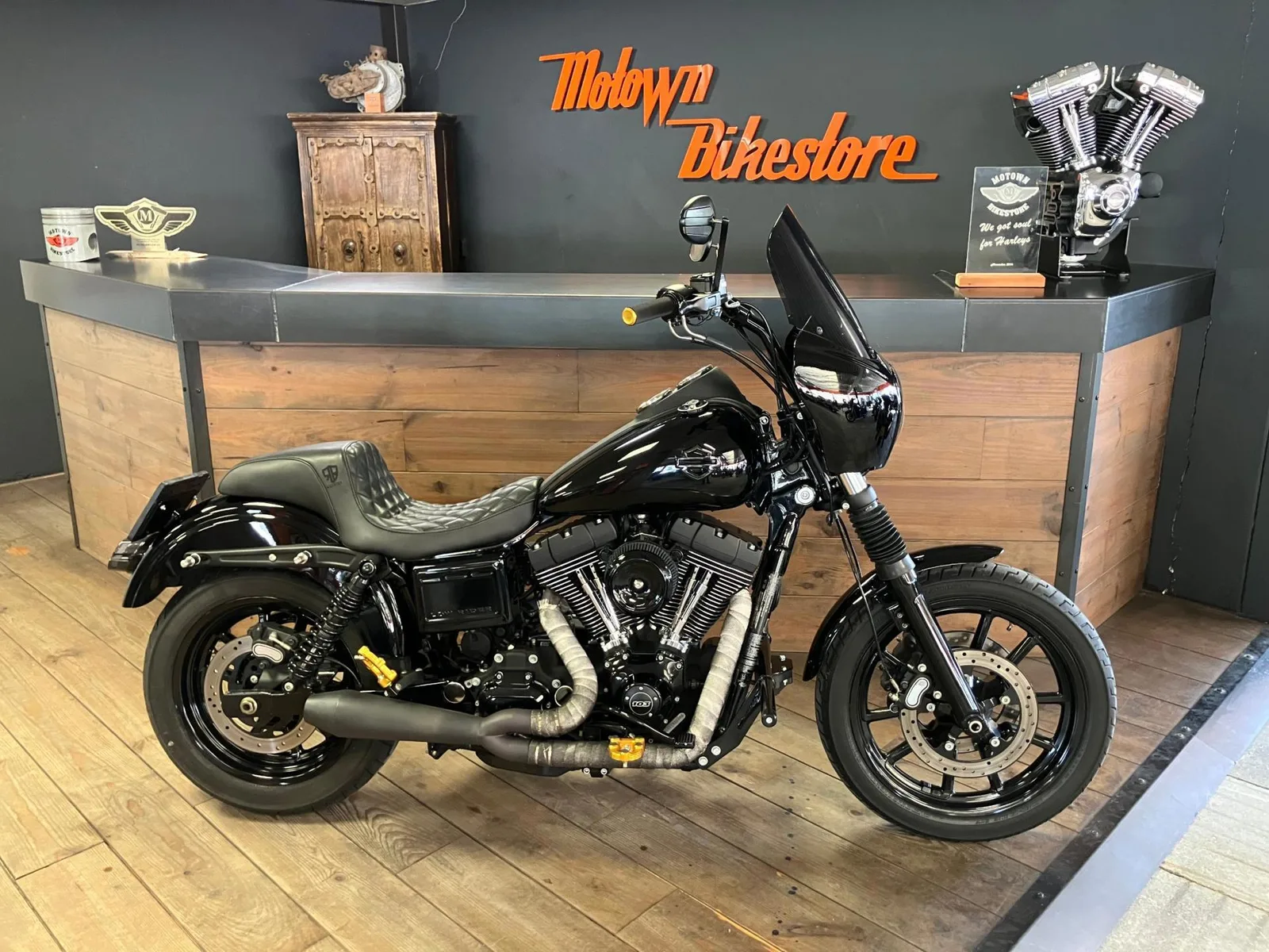 Harley-Davidson Dyna LOW Rider (2015) — foto 1