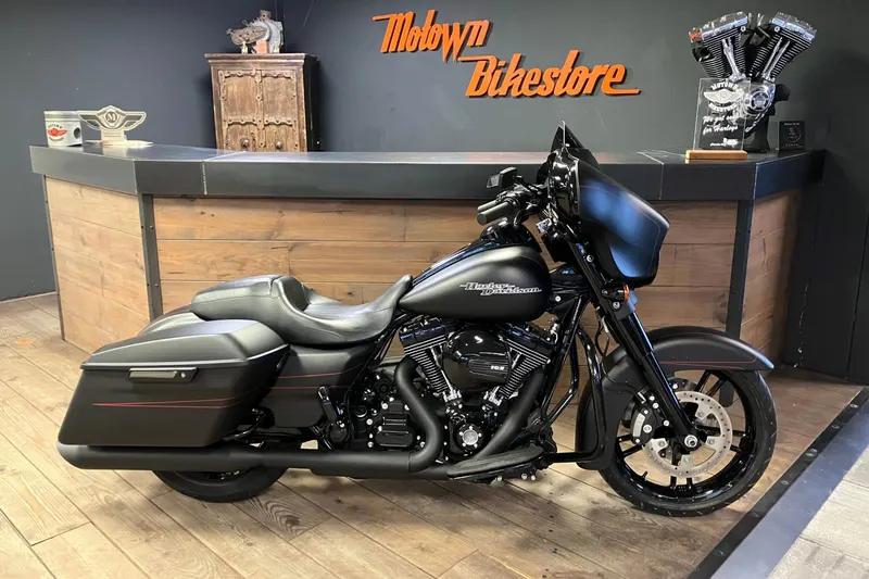 Harley-Davidson 103Ci Streetglide Special Denim Black Edition Pinstripe (2016)