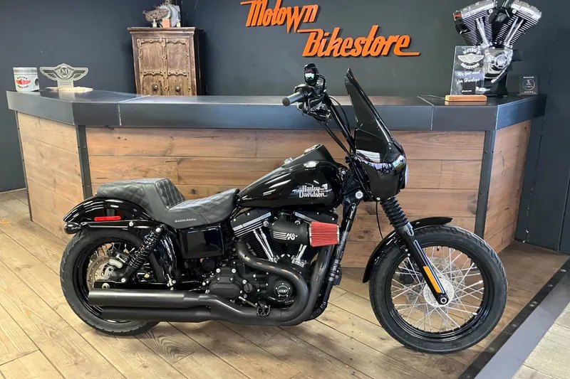 Harley-Davidson 103 Dyna Streetbob Club Style Black Edition Saddlemen (2015)