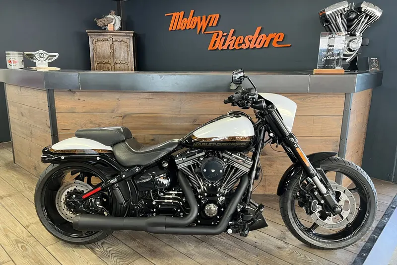 Harley-Davidson Breakout (2016)