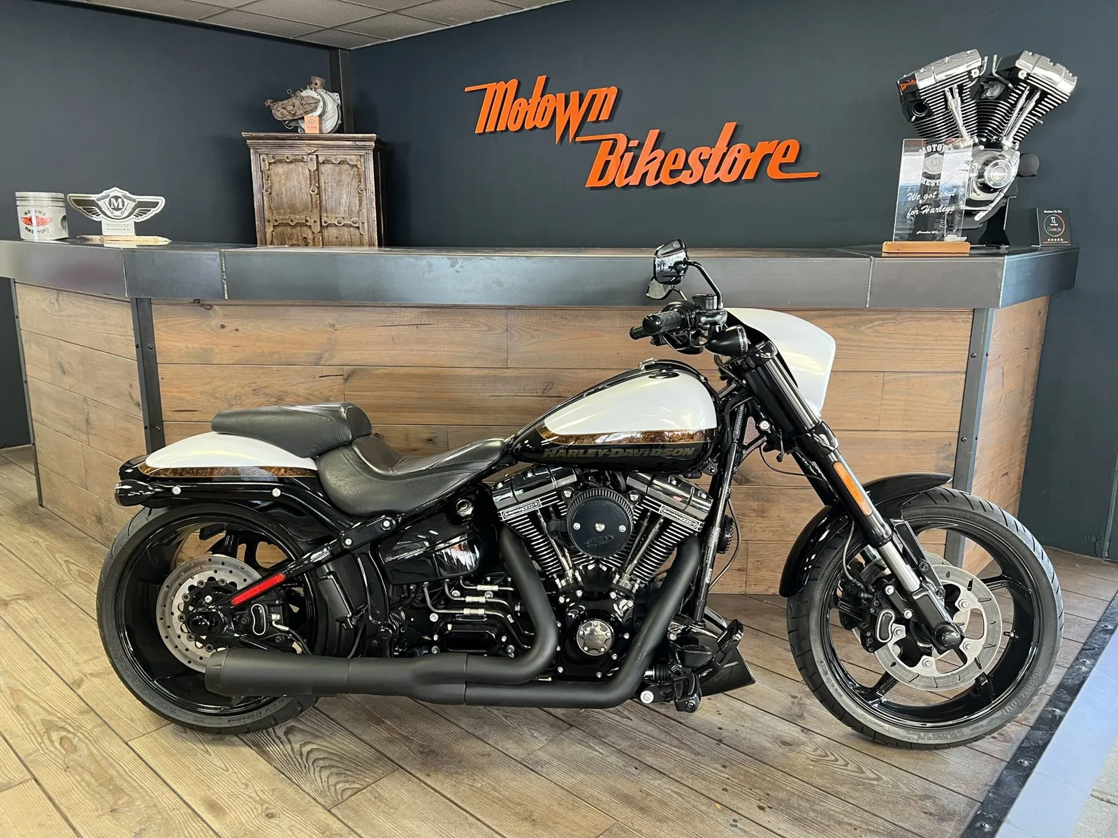 Harley-Davidson Breakout (2016) — foto 1