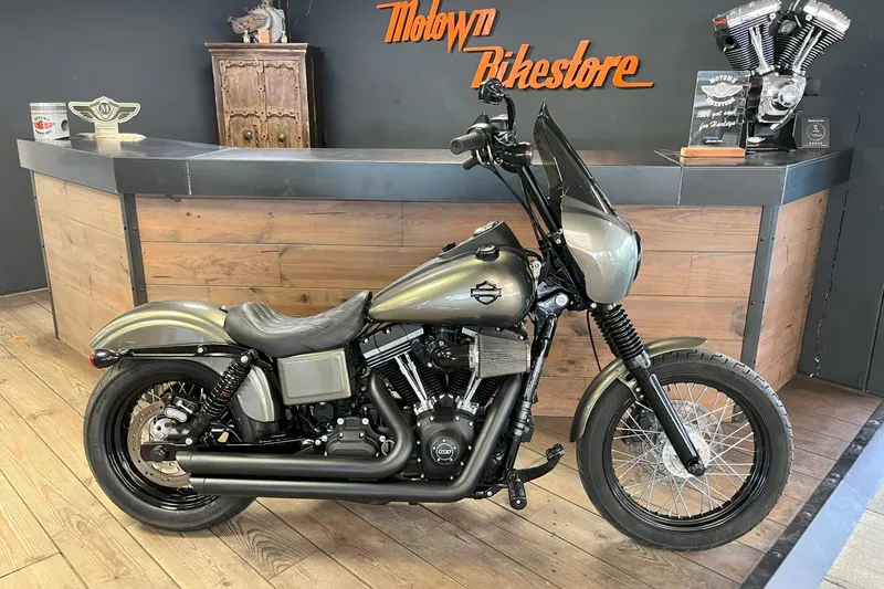Harley-Davidson 103 Dyna Streetbob CLub Style Vance Hines Exhaust (2017)