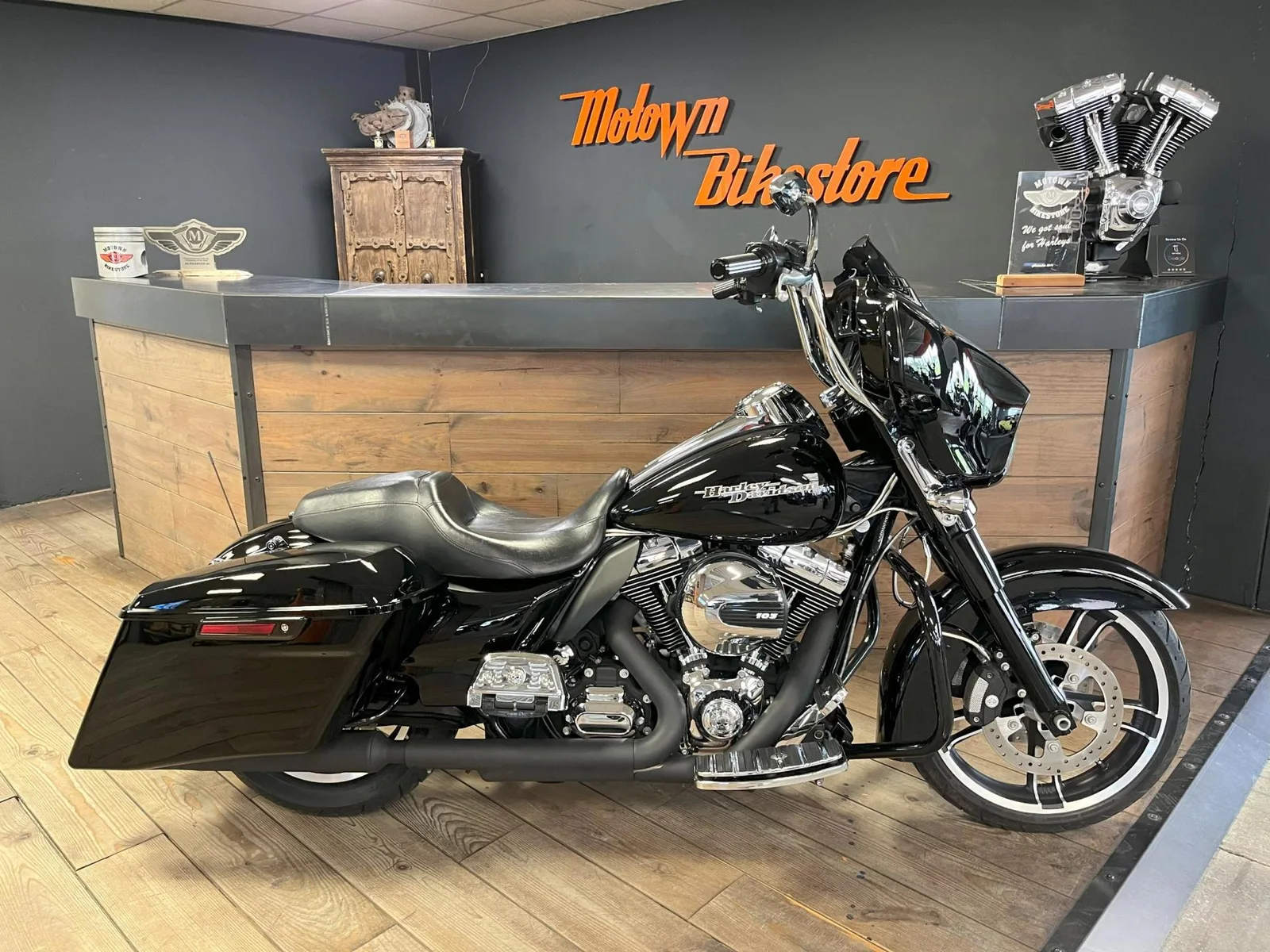 Harley-Davidson 103Ci Streetglide Special Vivid Black Crusher Exhaust (2015) — foto 1