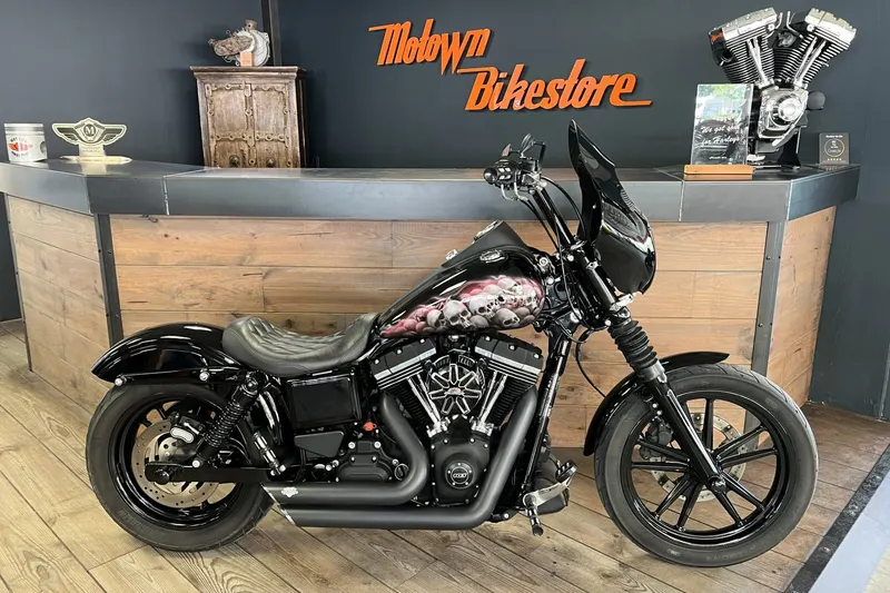 Harley-Davidson 103 Dyna Streetbob Club Style Vance Hines Exhaust (2014)