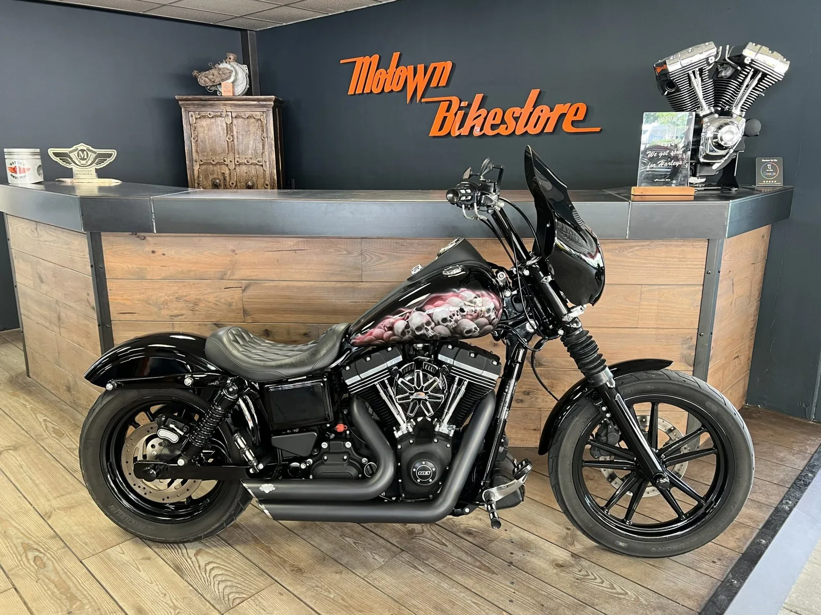Harley-Davidson 103 Dyna Streetbob Club Style Vance Hines Exhaust (2014) — foto 1