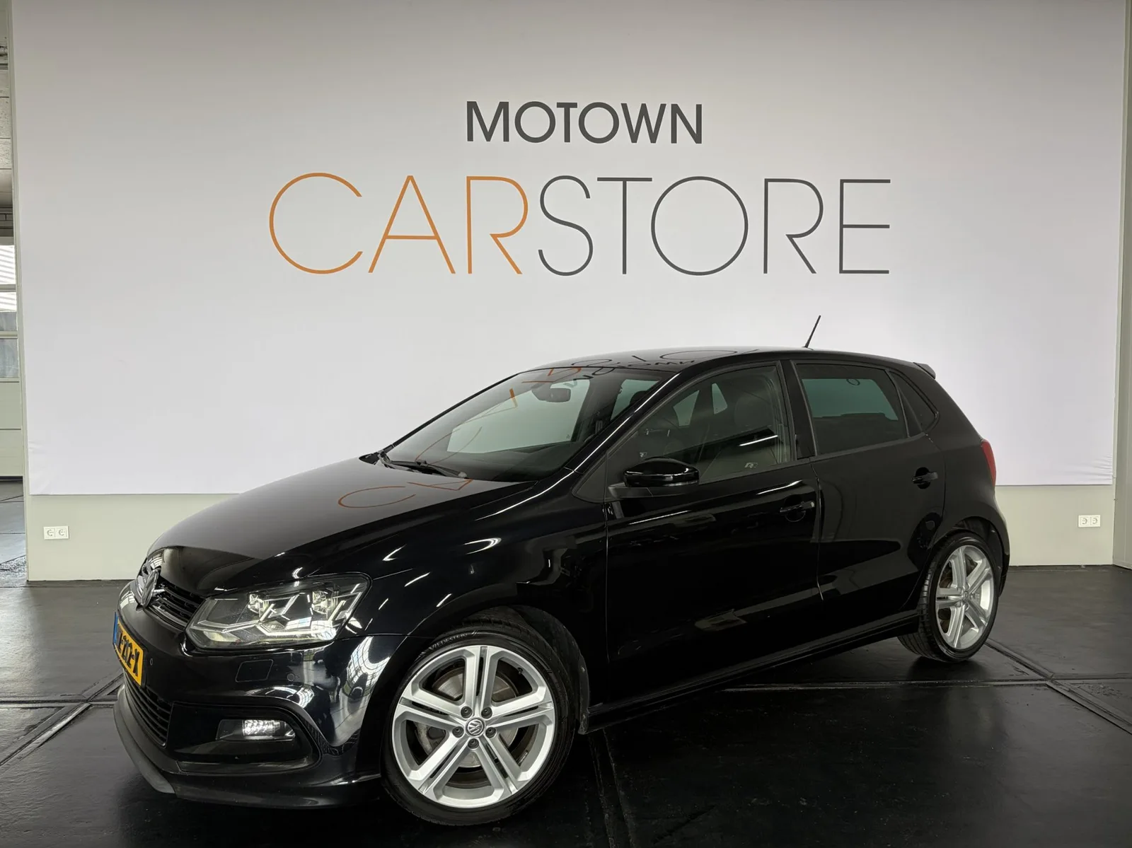 Volkswagen Polo (2015) — foto 1