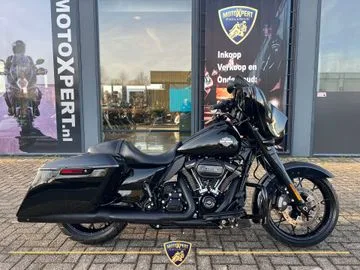 Harley-Davidson Street Glide (2023) — foto 1