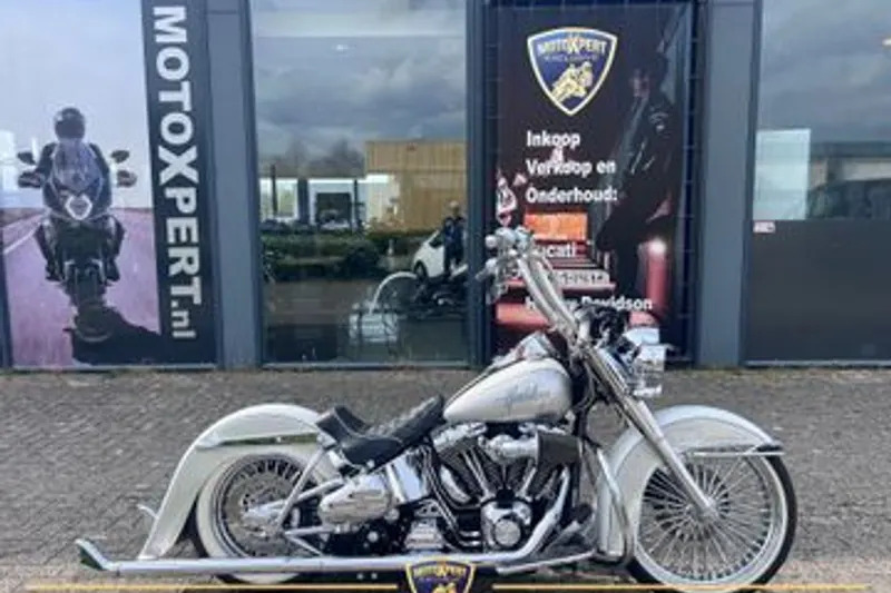 Harley-Davidson Deluxe (2006)