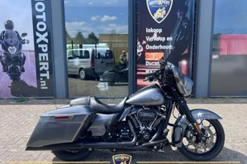 Harley-Davidson Street Glide (2023)