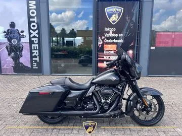 Harley-Davidson Street Glide (2022) — foto 1