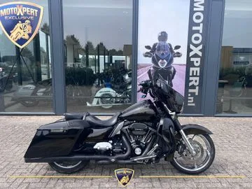 Harley-Davidson Street Glide (2015) — foto 1