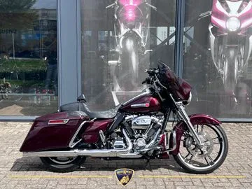 Harley-Davidson Street Glide (2018) — foto 1