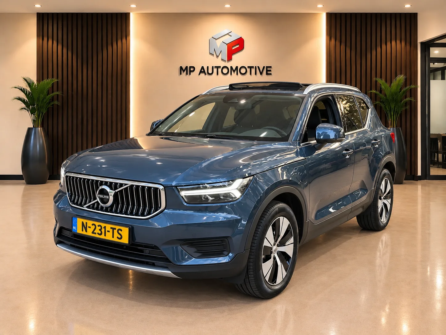 Volvo XC40 (2022) — foto 1