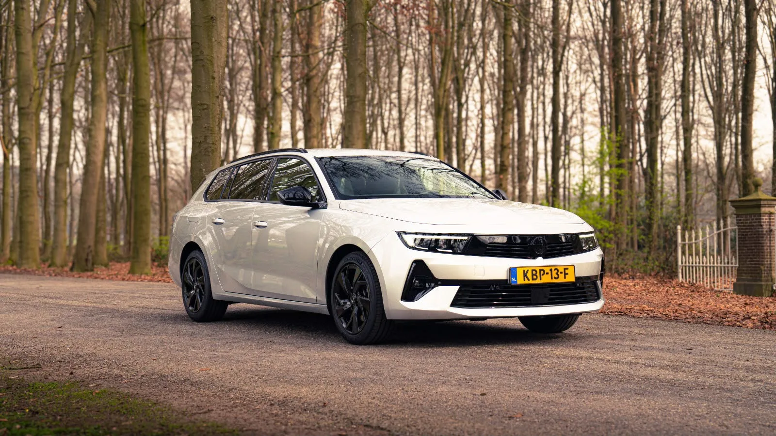 Opel Astra (2024) — foto 1