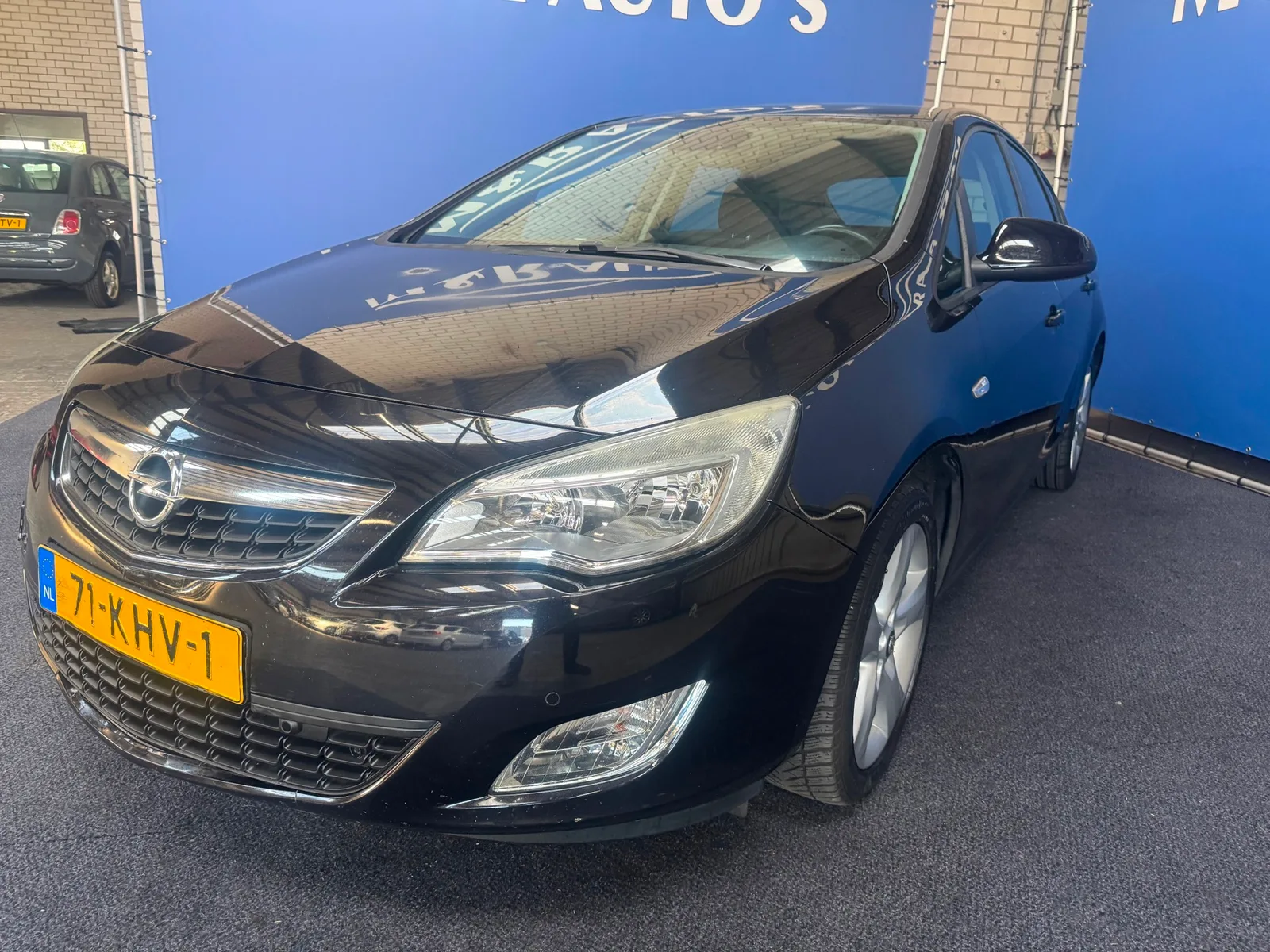 Opel Astra (2009) — foto 1