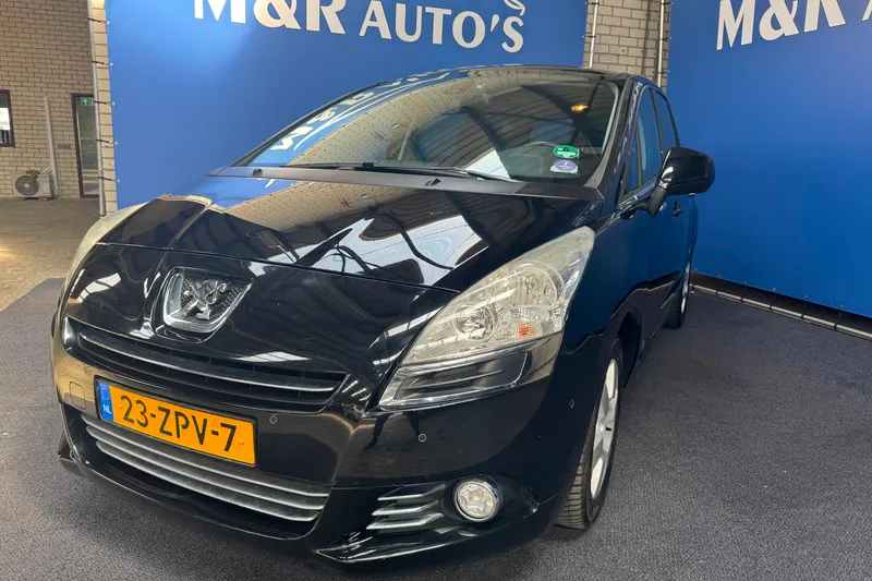 Peugeot 5008 (2013)