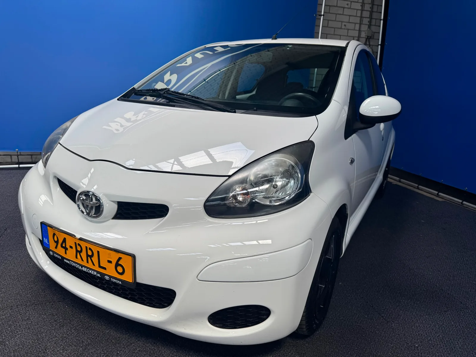 Toyota Aygo (2011) — foto 1