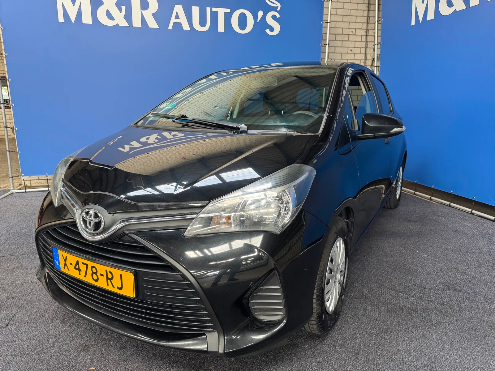 Toyota Yaris (2016) — foto 1