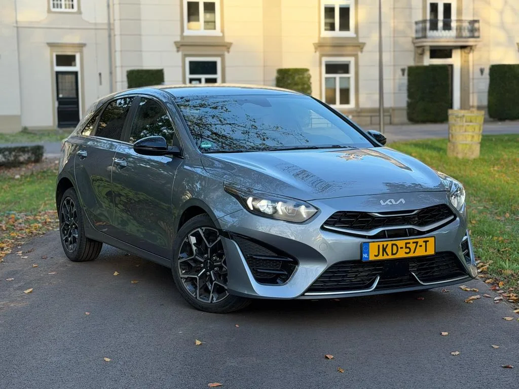Kia Ceed (2024) — foto 1
