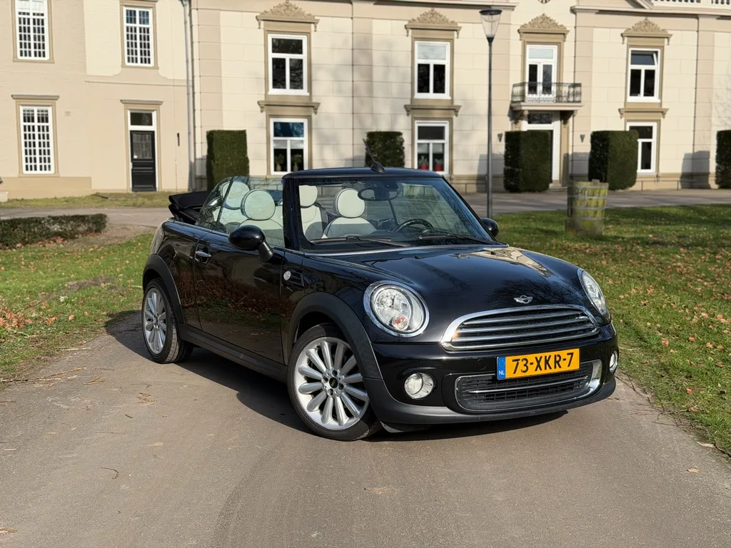 MINI Cabrio (2012) — foto 1