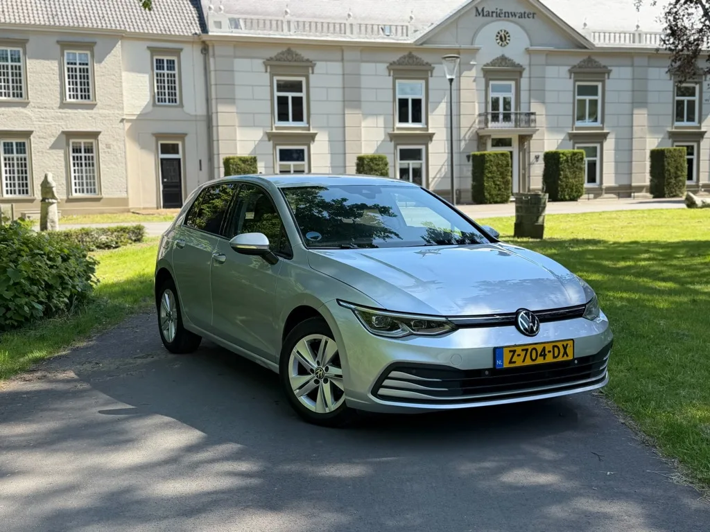 Volkswagen Golf (2020) — foto 1