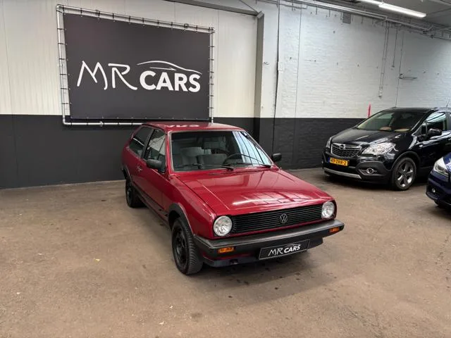 Volkswagen Polo (1989) — foto 1
