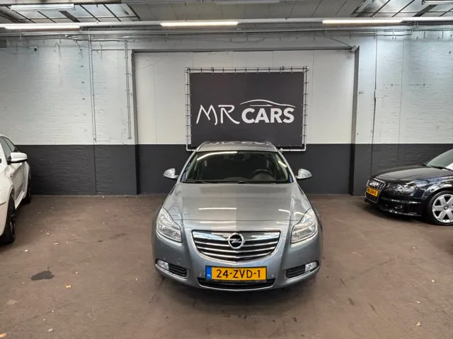 Opel Insignia Sports Tourer (2013) — foto 1
