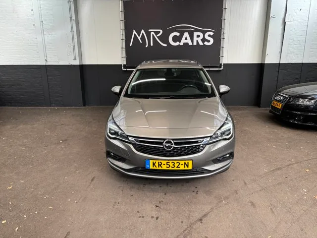 Opel Astra Sports Tourer (2016) — foto 1