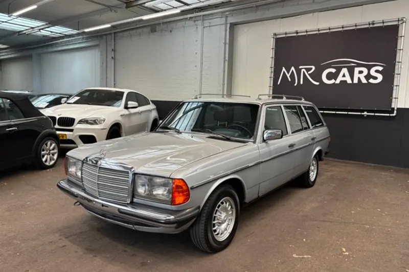 Mercedes-Benz 200-280 (W123) (1985)