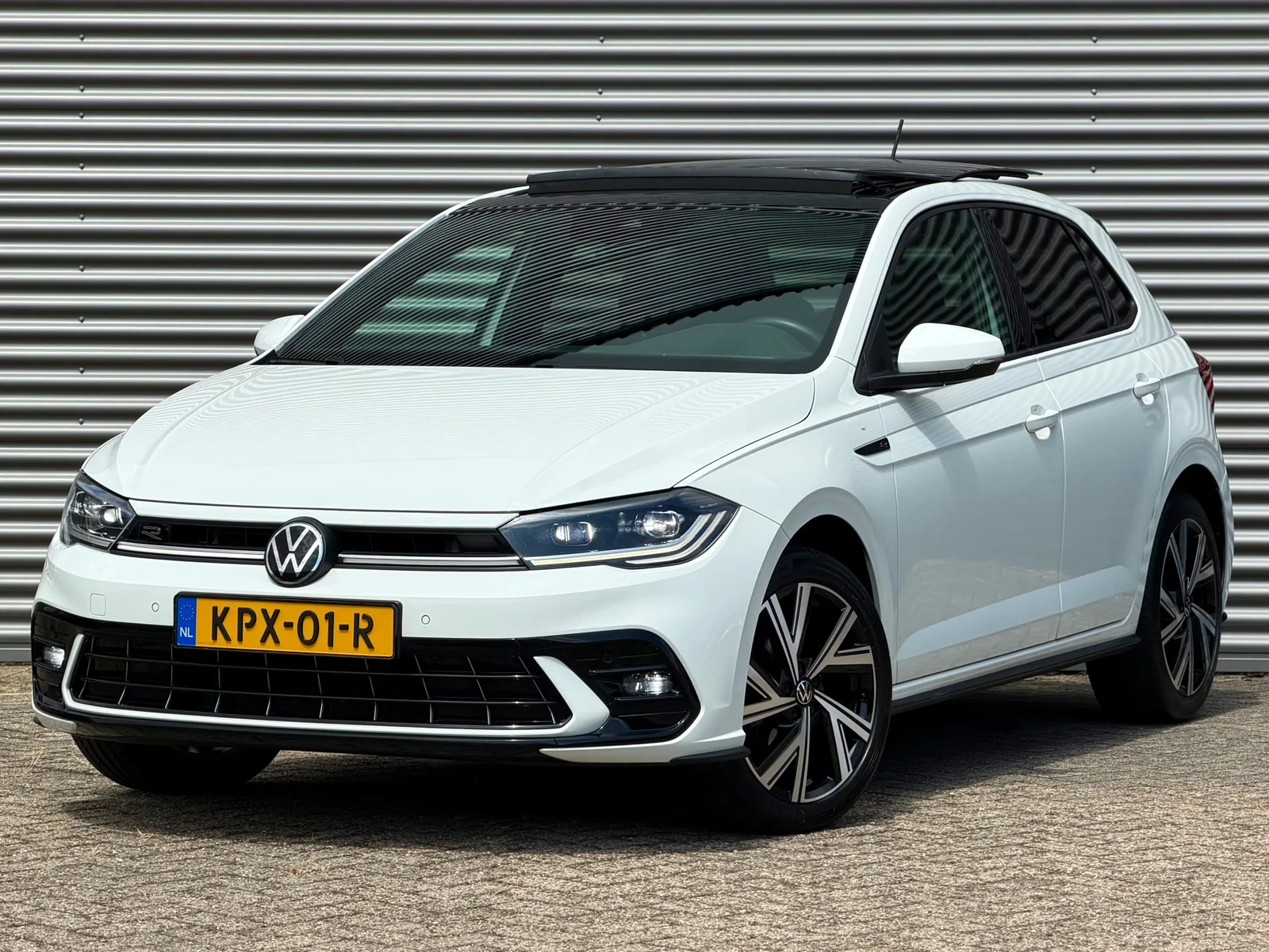 Volkswagen Polo (2023) — foto 1