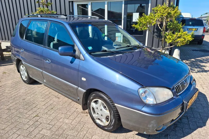 Kia Carens (2002)