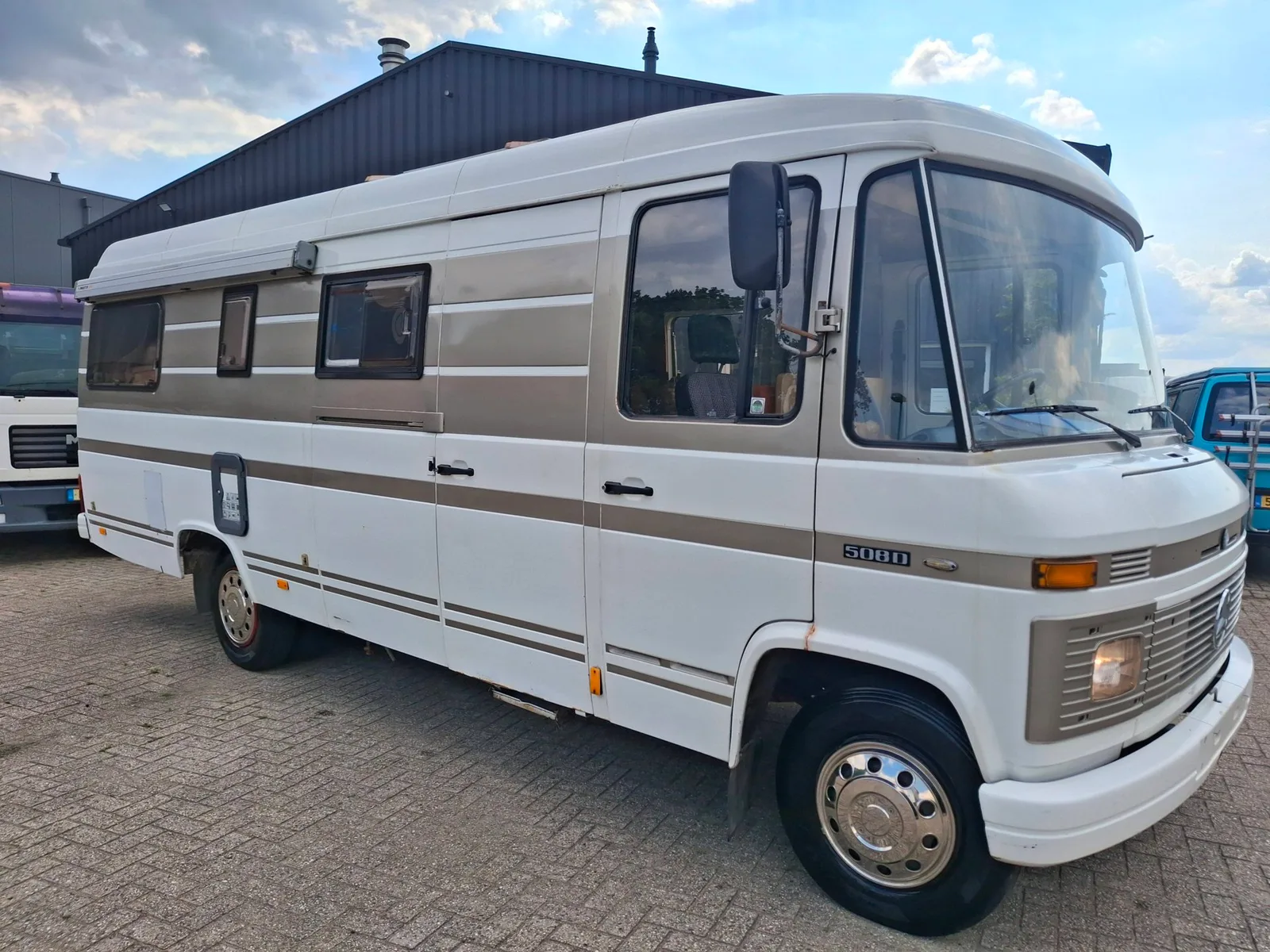 Mercedes-Benz 508 (1983) — foto 1