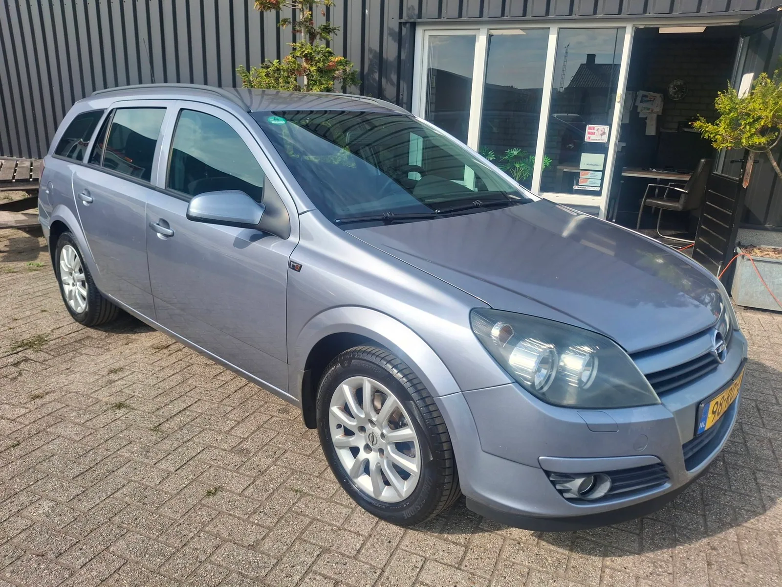 Opel Astra (2005) — foto 1