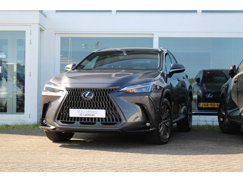 Lexus RC (2022) — foto 1