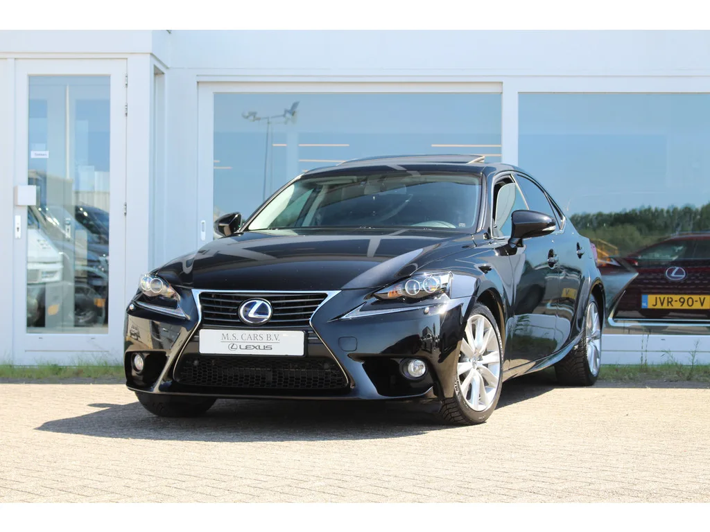 Lexus NX (2014) — foto 1
