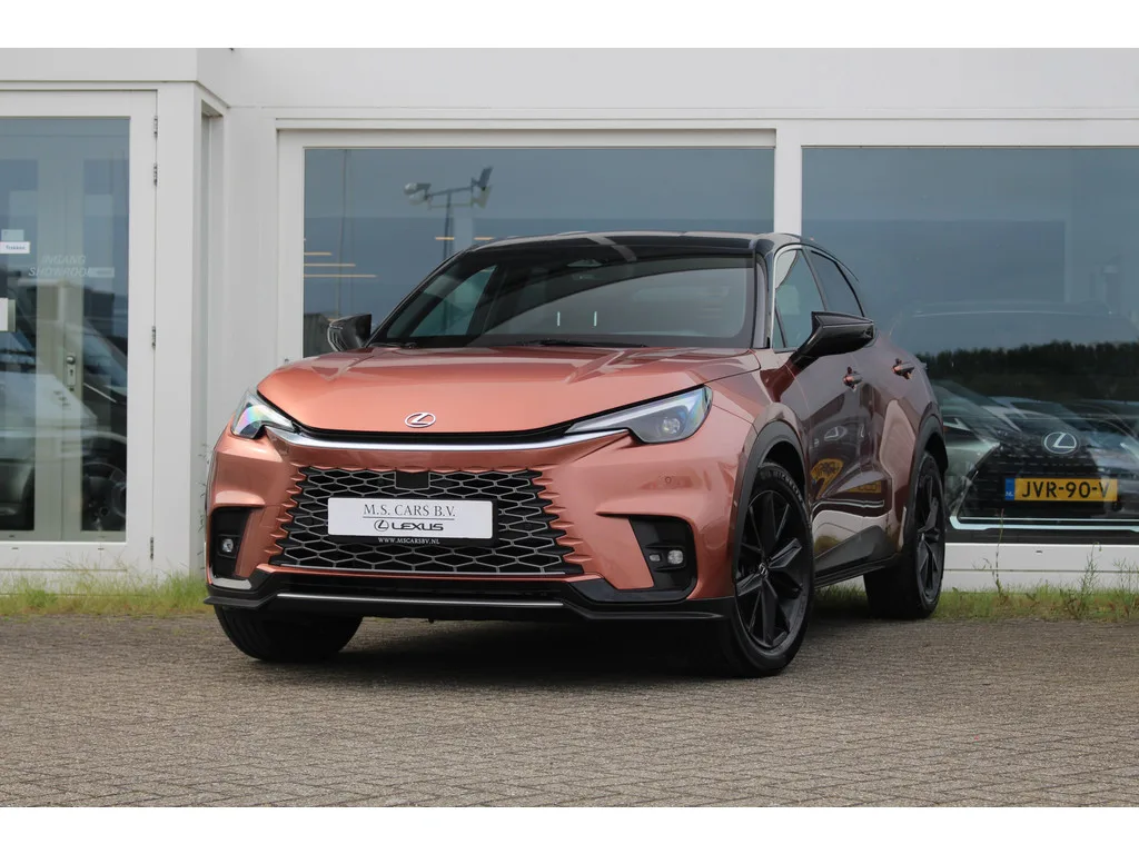 Lexus NX (2024) — foto 1