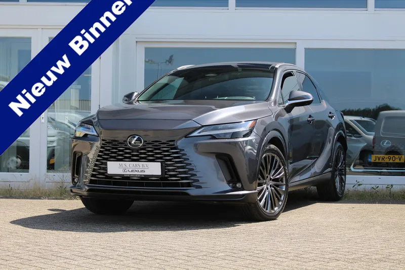 Lexus RX (2023)