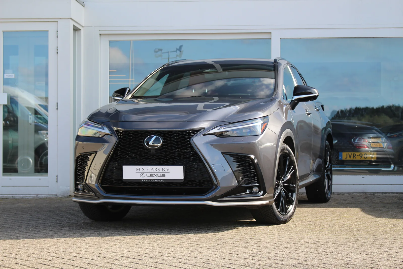 Lexus NX (2022) — foto 1