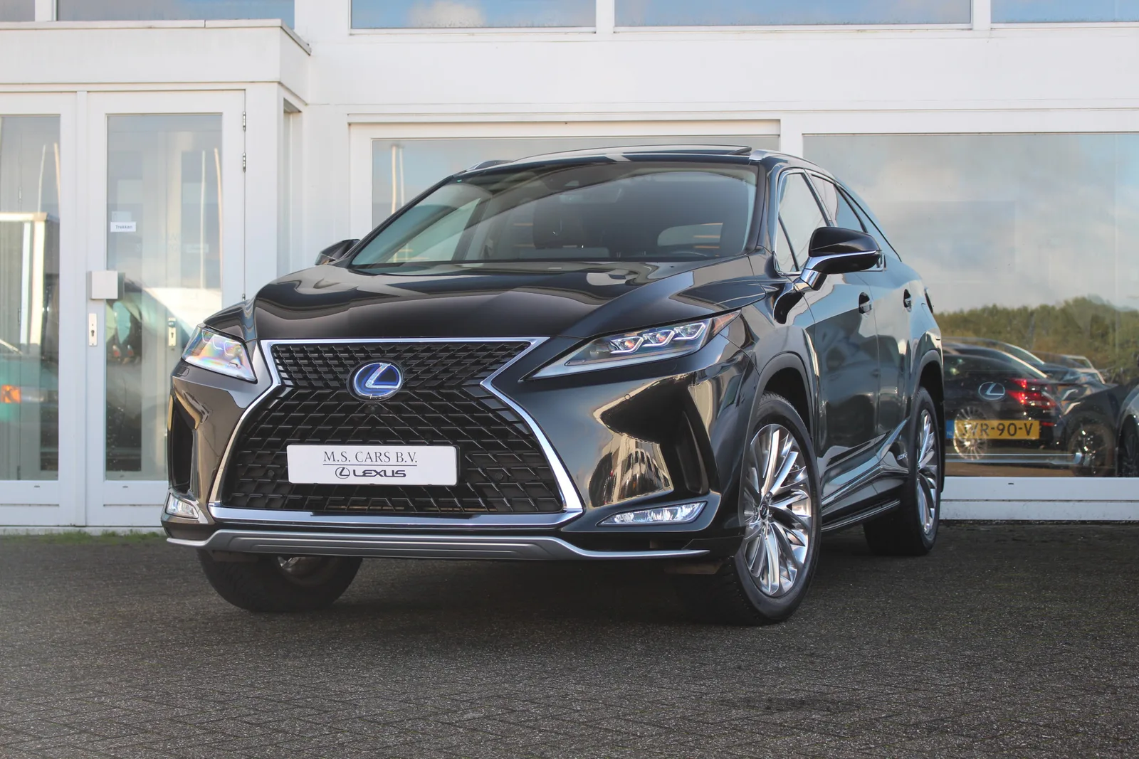 Lexus RX (2020) — foto 1