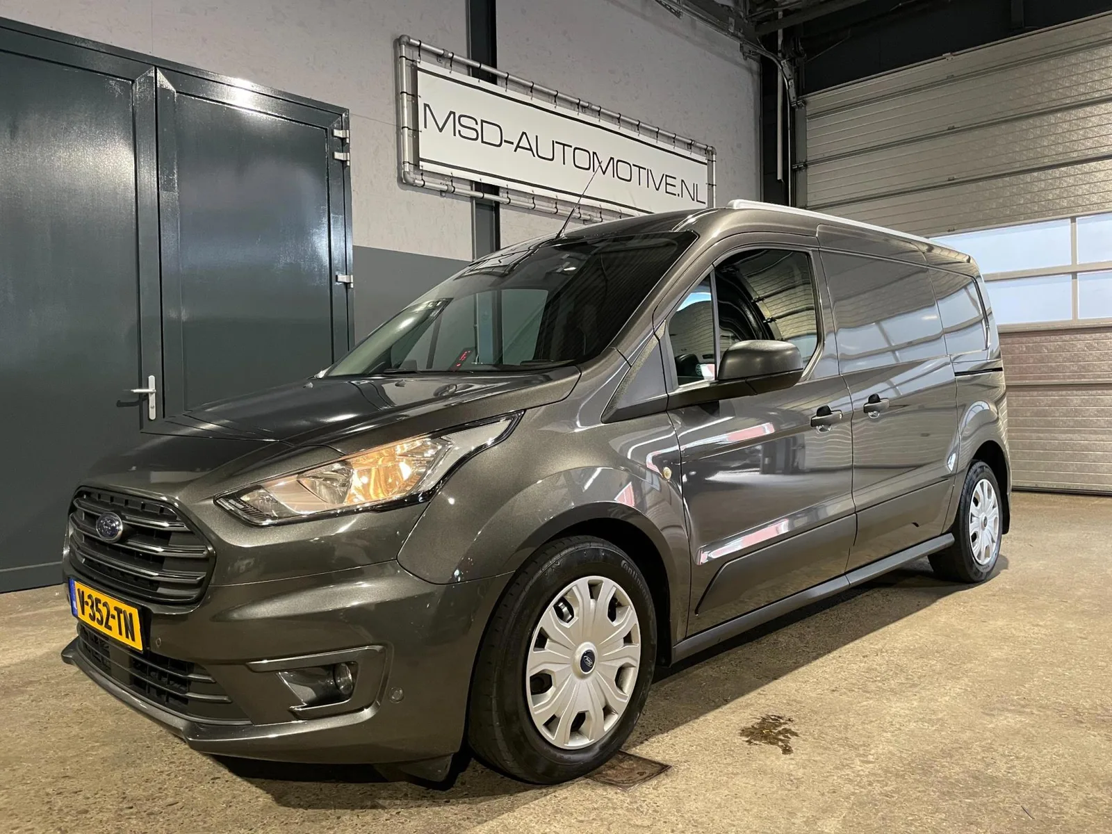 Ford Transit Connect (2018) — foto 1