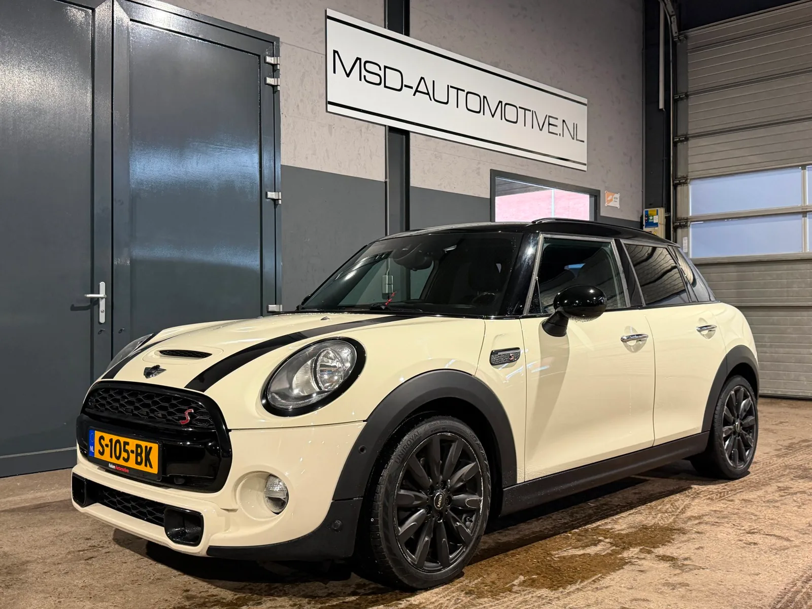 MINI Cooper S (2015) — foto 1