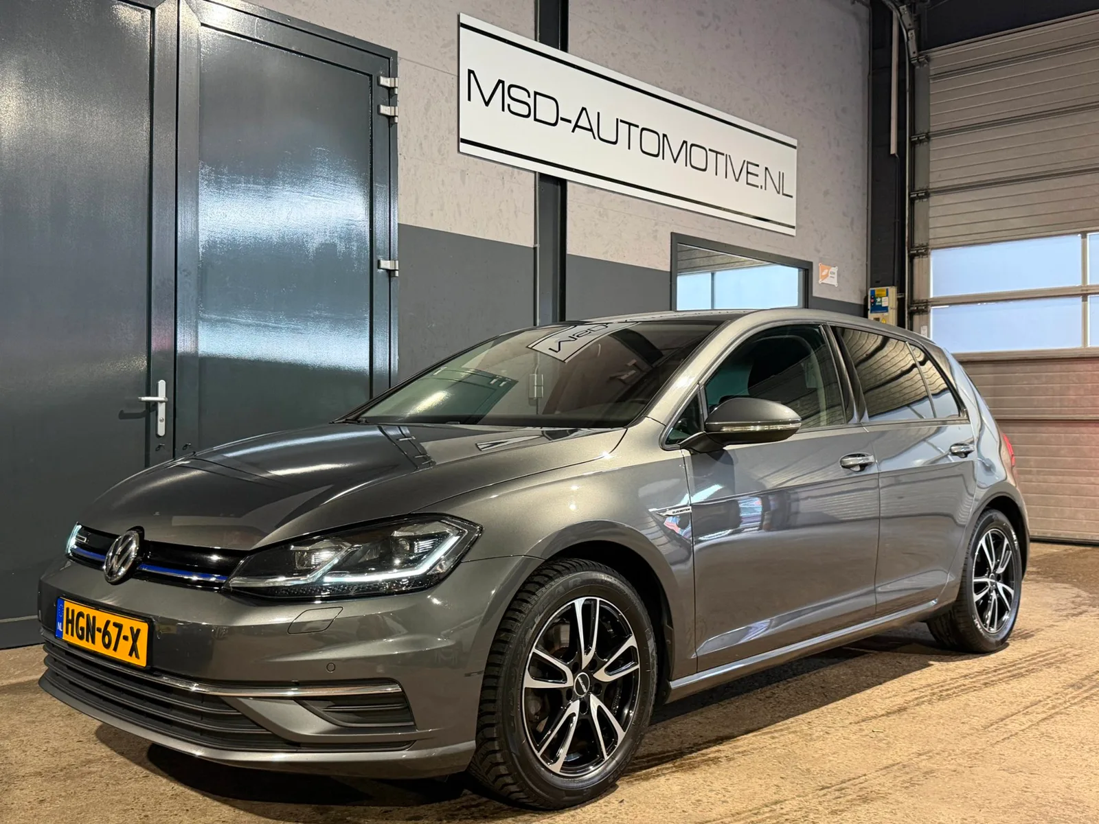 Volkswagen Golf (2019) — foto 1
