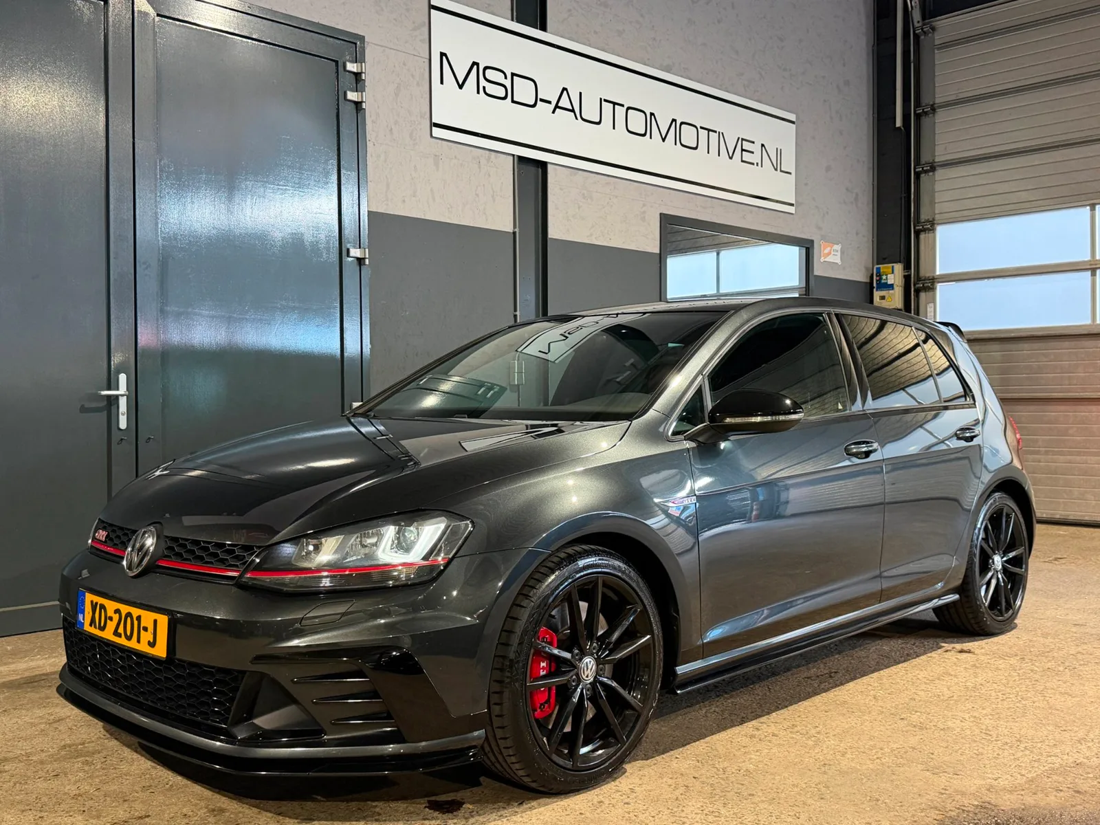 Volkswagen Golf (2017) — foto 1
