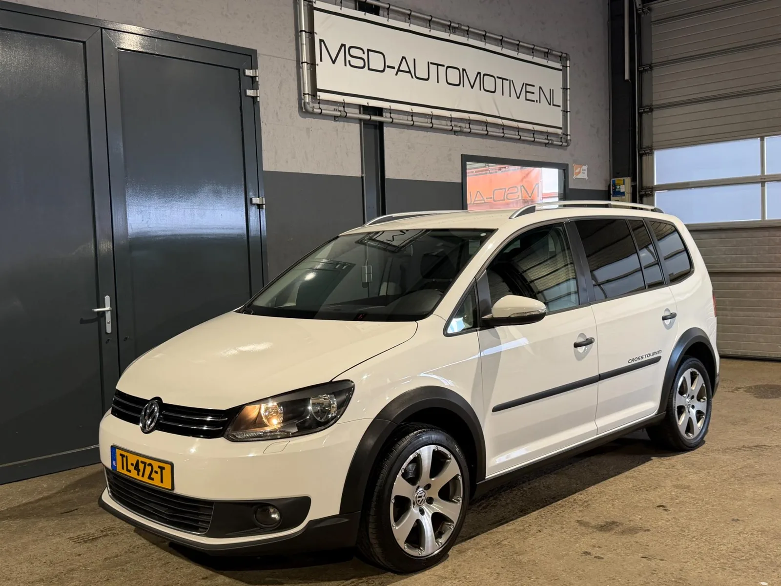 Volkswagen Touran (2011) — foto 1